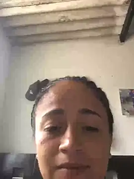 kloeMadels online show from April 12, 5:29 pm