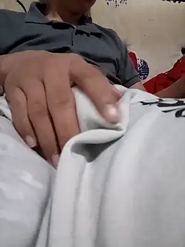 lat99005 online show from April 8, 1:00 pm