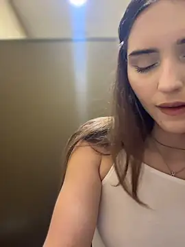 Snapshot of AnitaFly chatting on July 15, 9:58 am AnitaFly online show from July 15, 9:58 am