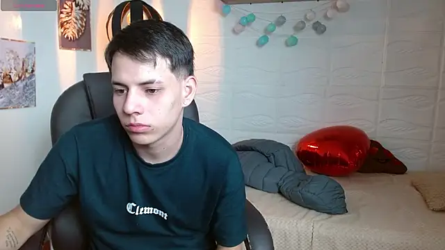 RoaSexi25 online show from March 26, 3:45 am