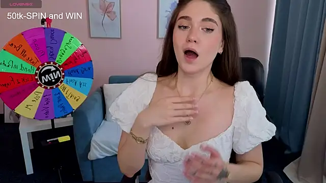 SunnyBloss online show from June 18, 1:48 pm