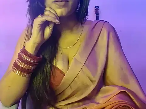 Snapshot of SexyNayraa chatting on April 10, 1:05 pm SexyNayraa online show from April 10, 1:05 pm