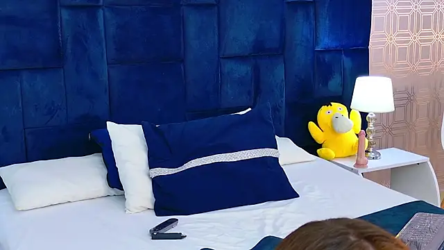 Ivana Kitty online show from April 14, 8:15 pm