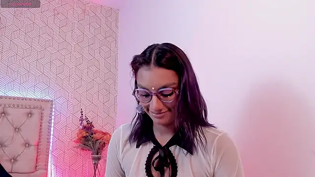 ValeAlvarez  online show from April 4, 7:22 pm