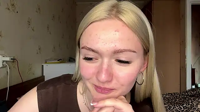 Sophia Blonde online show from April 14, 2:56 pm