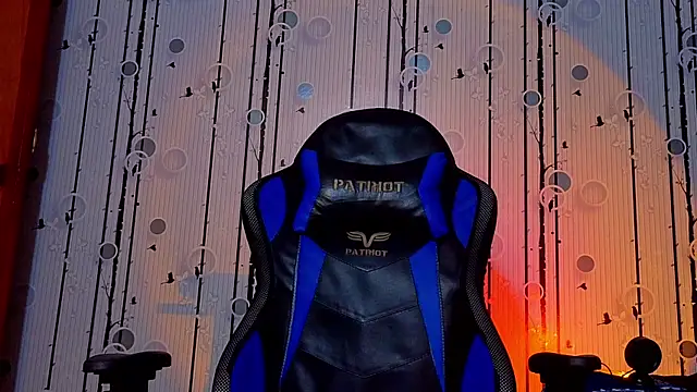 Charlies Fox online show from April 12, 3:50 pm