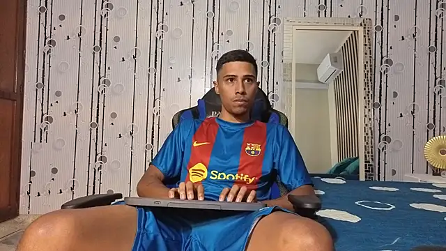 Charlies Fox online show from April 14, 7:31 pm