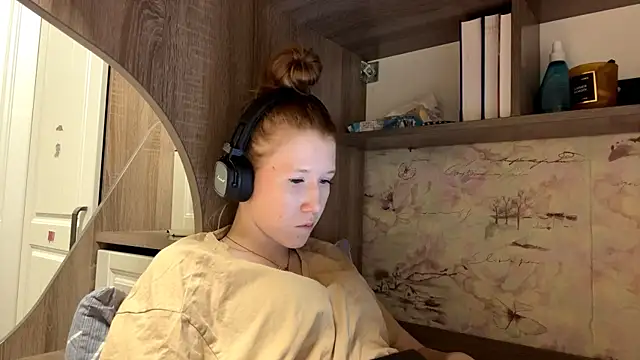 KiraNice1 online show from April 10, 12:54 pm