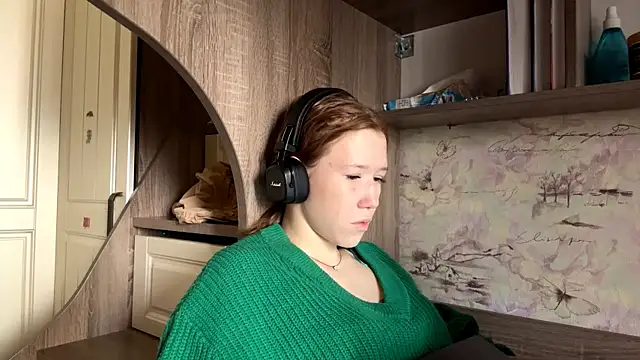 KiraNice1 online show from April 12, 7:24 am