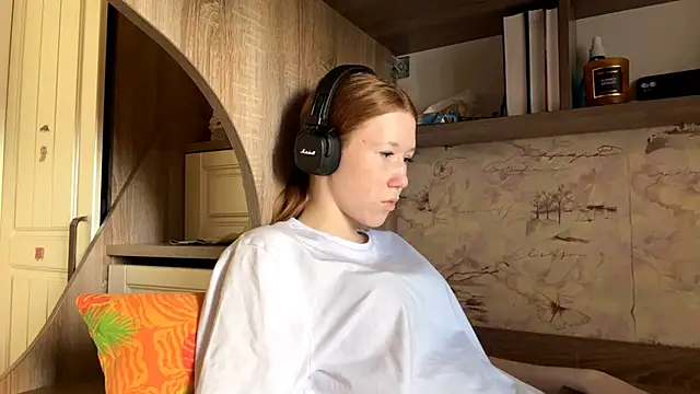 KiraNice1 online show from April 18, 10:08 am