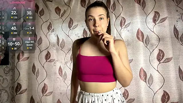 VioletTocsin online show from April 18, 6:17 am