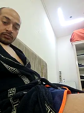 QueueedActivist online show from April 12, 5:40 pm