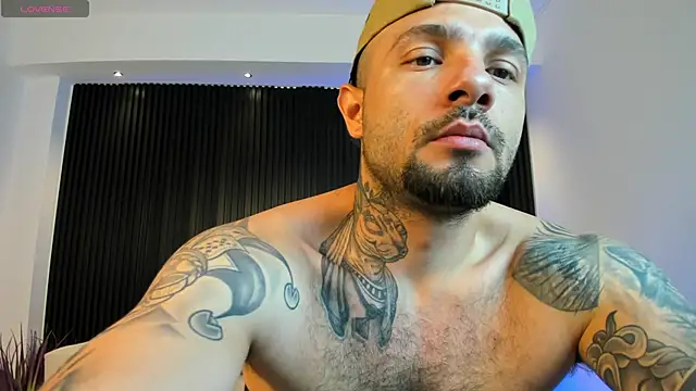 NICK OWEEN26 online show from April 13, 7:30 pm