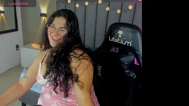 madison abril online show from April 7, 2:34 am