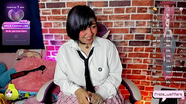 fresa Wafflera online show from April 18, 7:58 pm