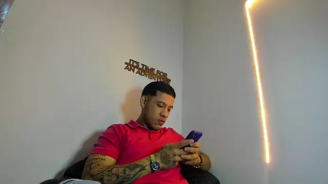 Snapshot of Benjamin_lich chatting on July 11, 1:25 pm Benjamin lich online show from July 11, 1:25 pm