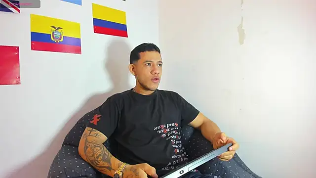 Snapshot of Benjamin_lich chatting on July 17, 12:45 pm Benjamin lich online show from July 17, 12:45 pm