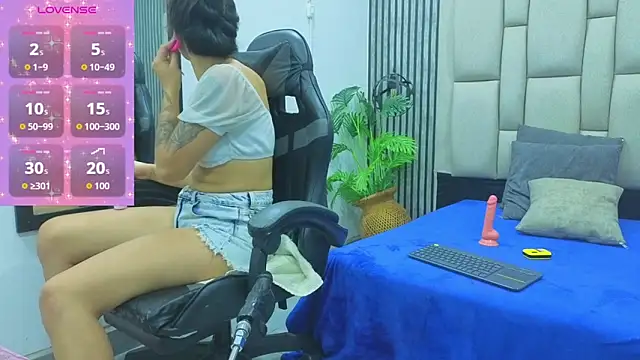 karamoss online show from April 13, 7:52 pm