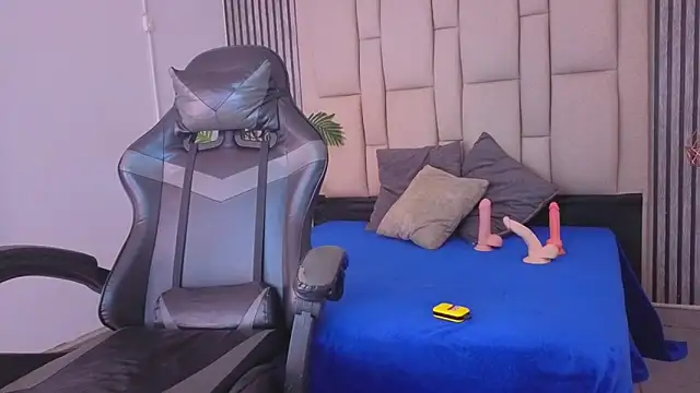 karamoss online show from April 16, 9:15 pm