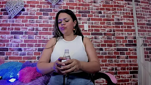 Snapshot of Miss_Pecados chatting on June 1, 7:59 pm Miss Pecados online show from June 1, 7:59 pm