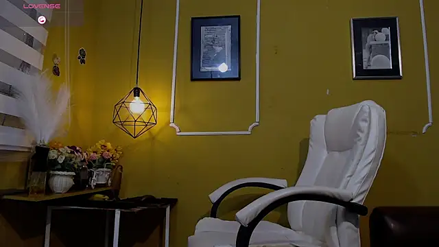 AmericaMillan ds online show from April 2, 1:42 pm