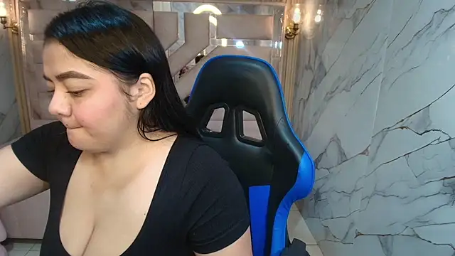 luna  r  online show from April 2, 3:04 am