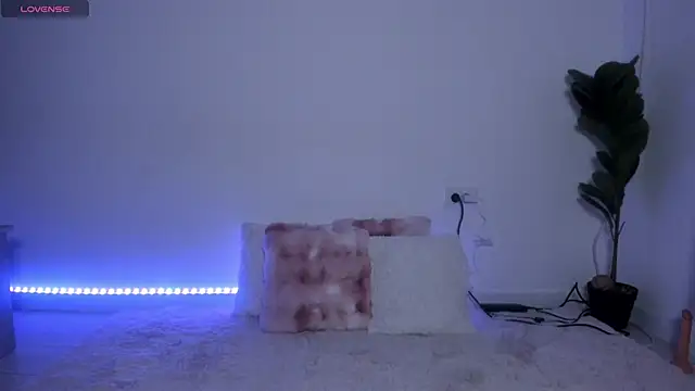 ArinaRave online show from April 14, 7:20 pm