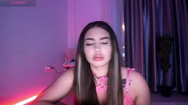 ArinaRave online show from April 17, 7:28 pm