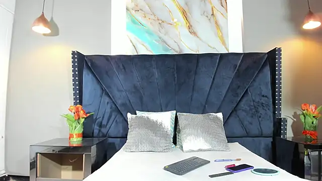 Sara Hanks online show from April 4, 2:25 pm