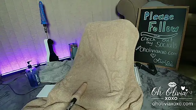 oholiviaxoxo online show from April 16, 10:27 am