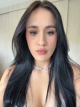 SerenaFox  online show from April 16, 8:31 pm