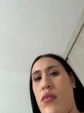 SerenaFox  online show from April 18, 7:58 pm