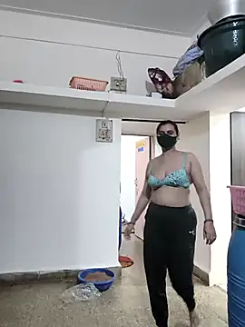 HeartlessGirl online show from April 8, 3:23 pm