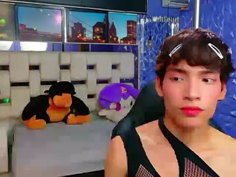 IsaacNovaa online show from April 2, 7:11 pm