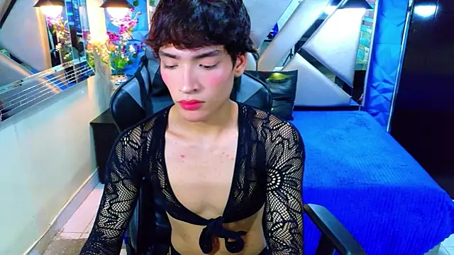 IsaacNovaa online show from April 17, 7:50 pm