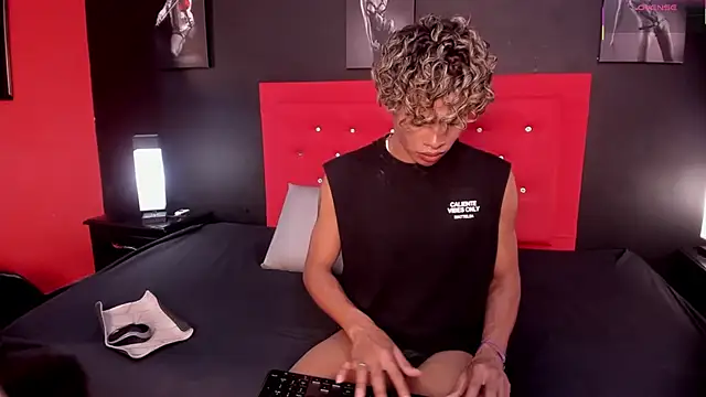 Henrikvermillion online show from March 31, 3:19 am