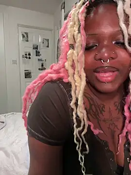 Nyla xox online show from April 6, 12:30 am