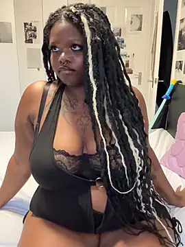 Snapshot of Nyla_xox chatting on June 14, 8:22 pm Nyla xox online show from June 14, 8:22 pm