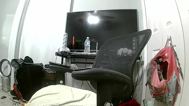 VonMeow777 online show from April 5, 2:09 am