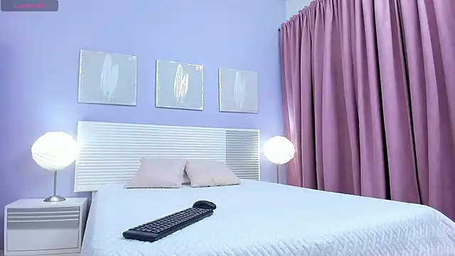 Mia Ebonyy online show from April 17, 12:30 pm