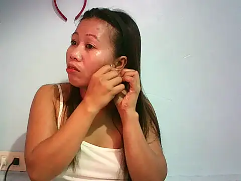 CreamyHotPussy4u online show from April 15, 12:28 am