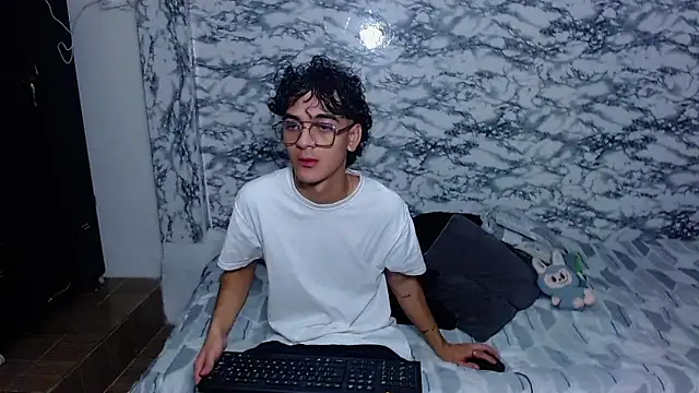 escanor ar online show from April 4, 6:33 am