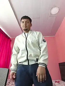 Itsdavidxxx online show from April 6, 5:25 pm