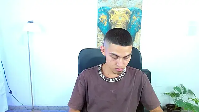 lucass 18 online show from April 6, 9:16 pm