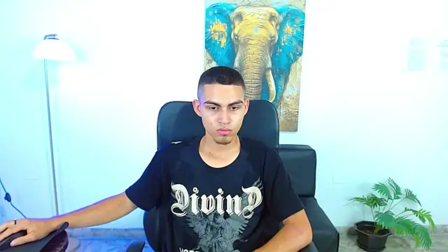 lucass 18 online show from April 8, 8:20 pm