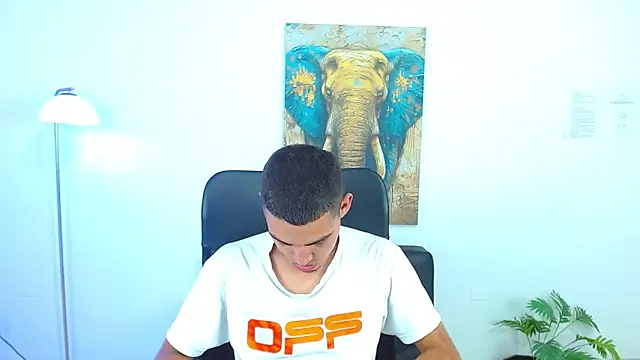 lucass 18 online show from April 13, 8:14 pm