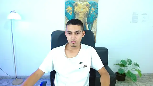 lucass 18 online show from April 16, 8:53 pm