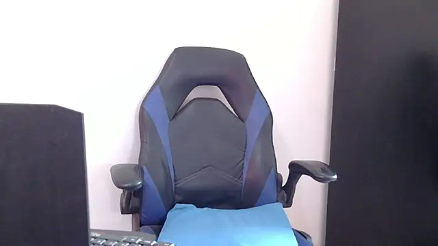 Darkkras online show from March 29, 2:39 pm