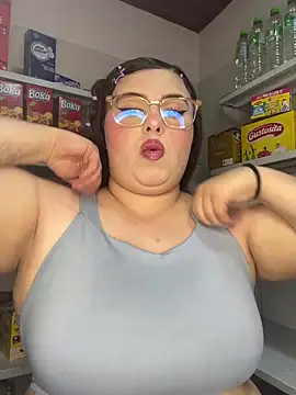 kitty  pinnk online show from April 1, 7:55 pm