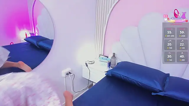 mia  poppy online show from April 16, 3:29 am